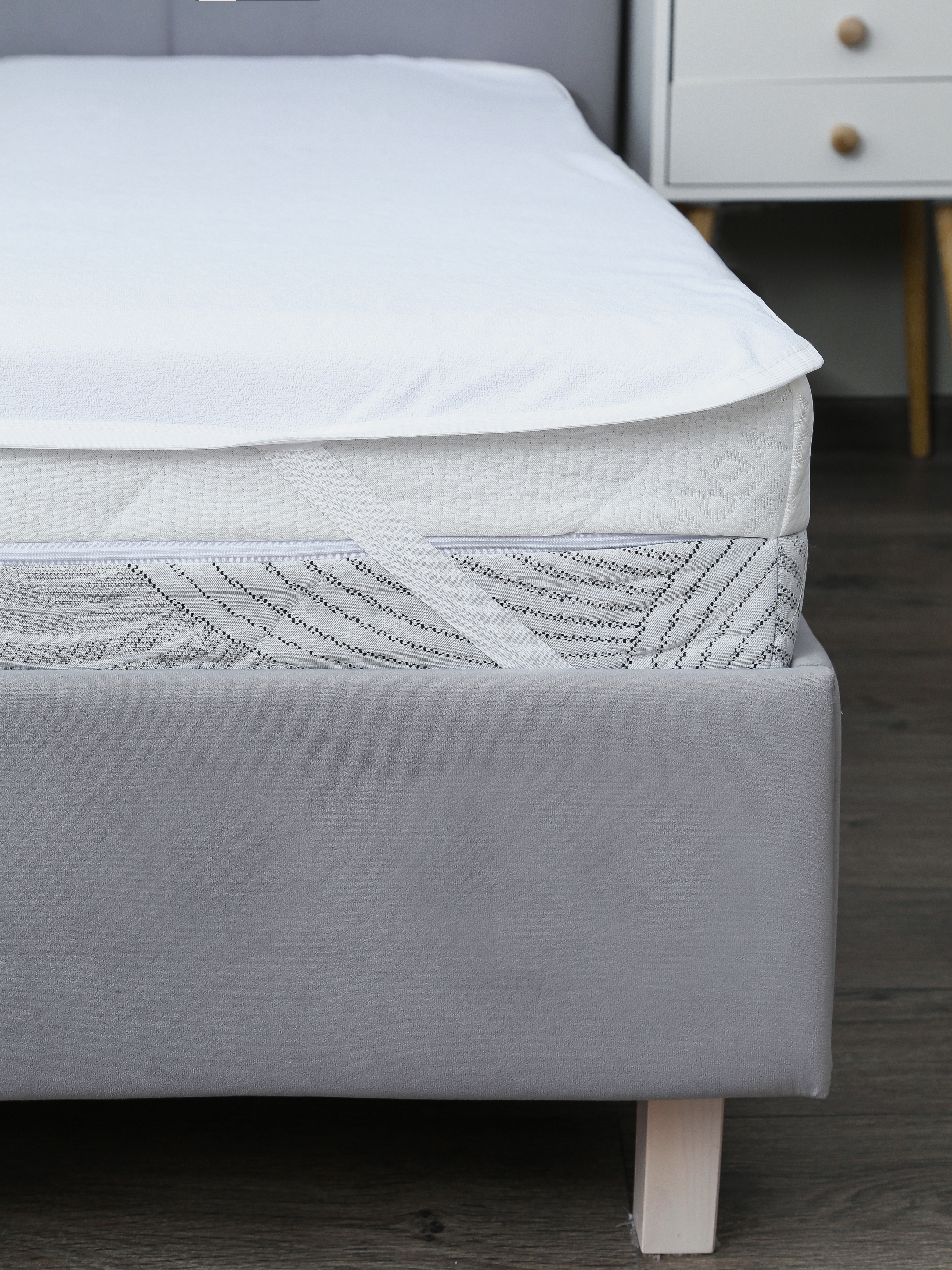 Водонепроницаемый наматрасник 90×200 см, 160 г/м², на резинках по углам